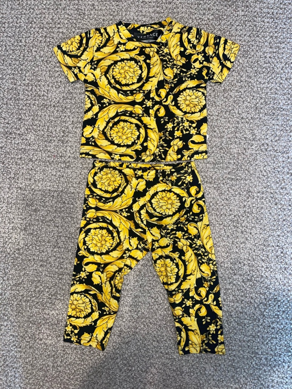 Versace Baby Baroque Set – Top (3–6M) + Pants (6–9M) – New with Tags